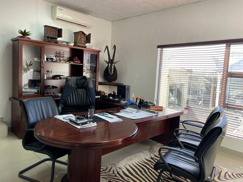 Business Premises with Office, Building & Workshop For SALE! - Photo 2