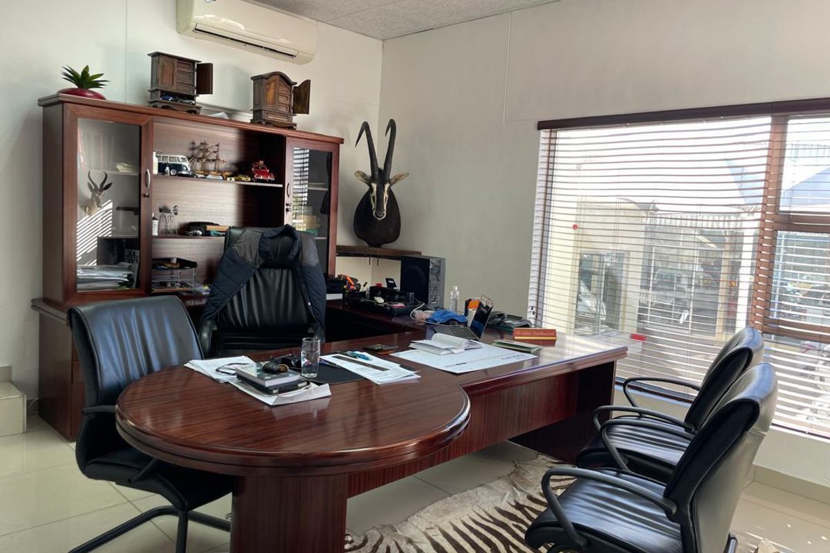 Business Premises with Office, Building & Workshop For SALE! - Photo 2