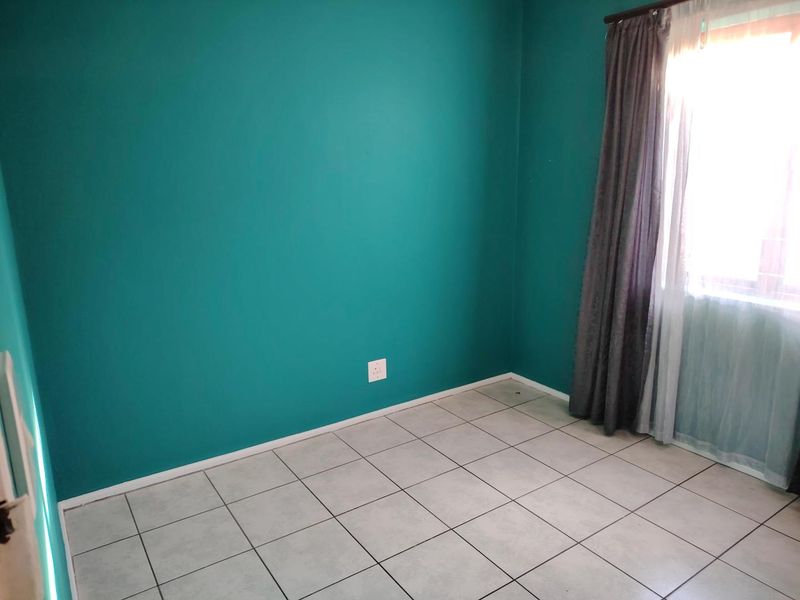 Two bedroom apartment For Rent in Brackenfell - Photo 9