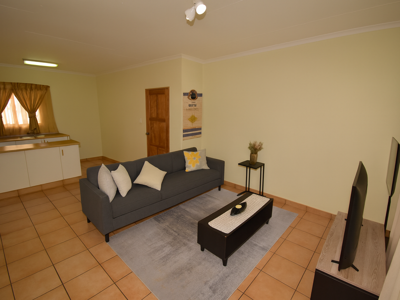 First Floor Apartment - Photo 4