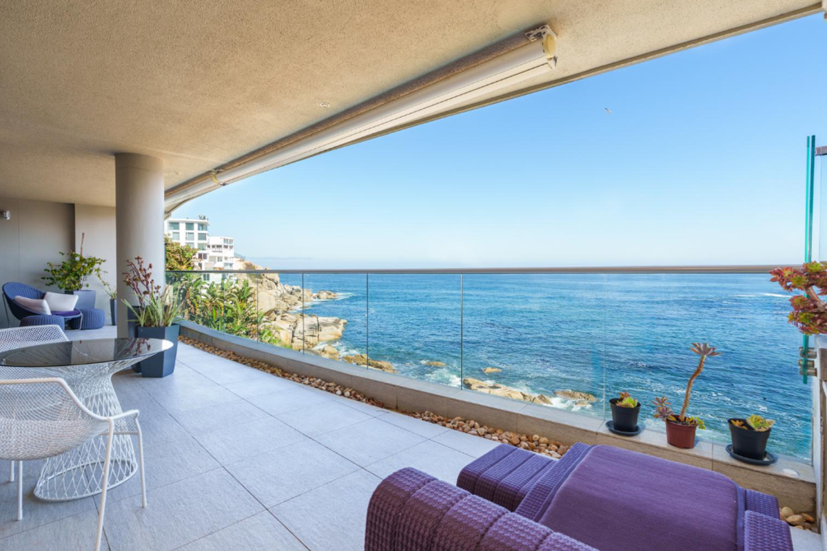 North facing on the Water’s Edge - Impressive "The Bantry" - Photo 2