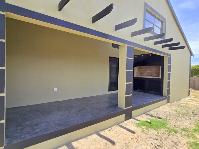 Charming Brand New Family Home in Albertinia - Photo 4