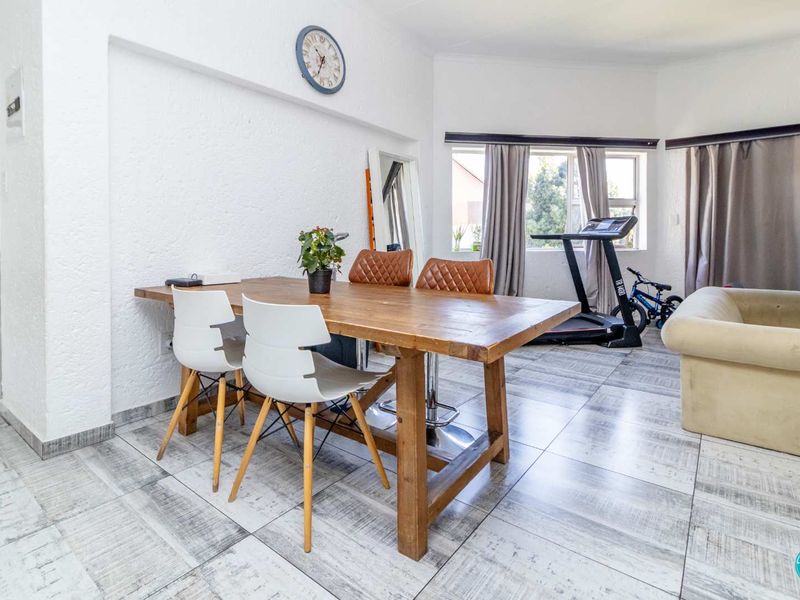 Neat Two-Bedroom Apartment with Upgraded Kitchen and Two Balconies! - Photo 4