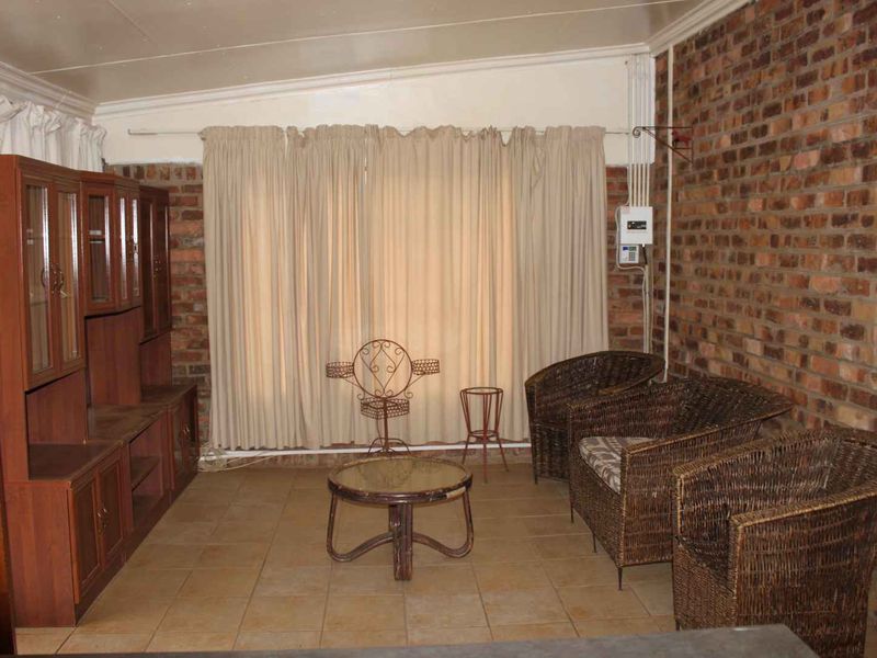 1 BEDROOM GARDEN COTTAGE - Photo 3