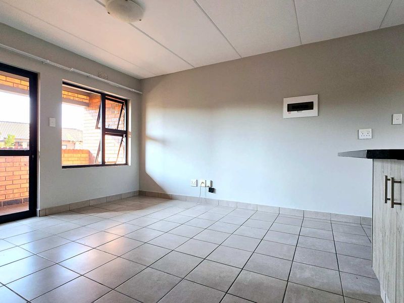 Neat & Secure 2-Bedroom Apartment – Ideal for First-Time Buyers or Investors - Photo 6