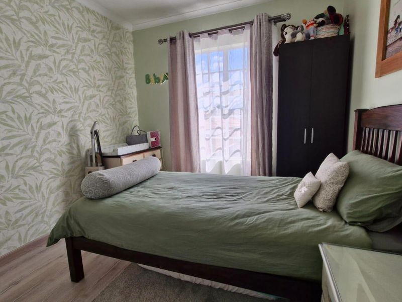 Modern Redruth 2-Bed: Spacious, Secure, & Transfer Duty Free - Photo 8