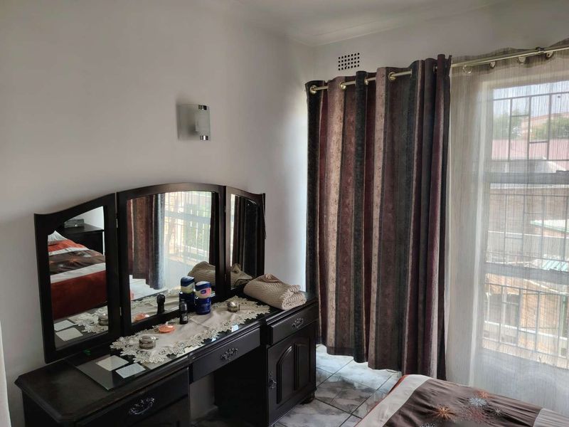 Spacious 3-Bedroom Duplex Townhouse in Secure Benoni Complex - Photo 8