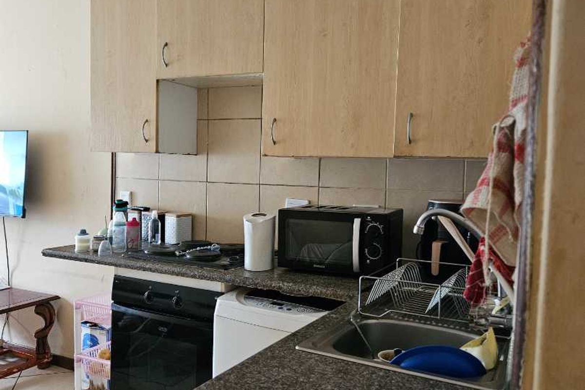 Bachelor flat in Karenpark - Photo 4