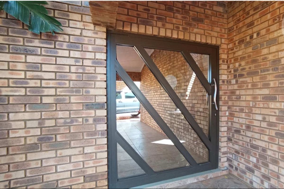 Home Sweet Home - Photo 2