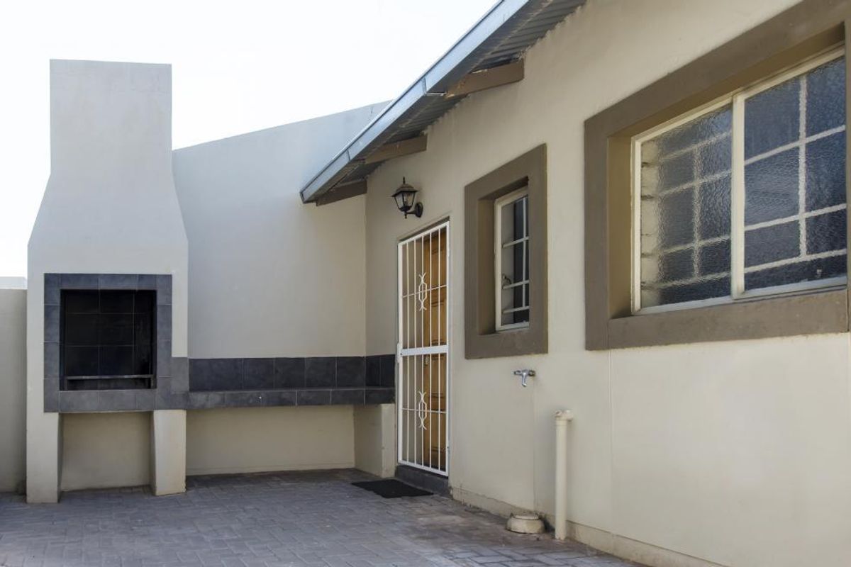 2 Bedroom TownHouse for Sale: - Engedi Complex, Pionierspark - Photo 5