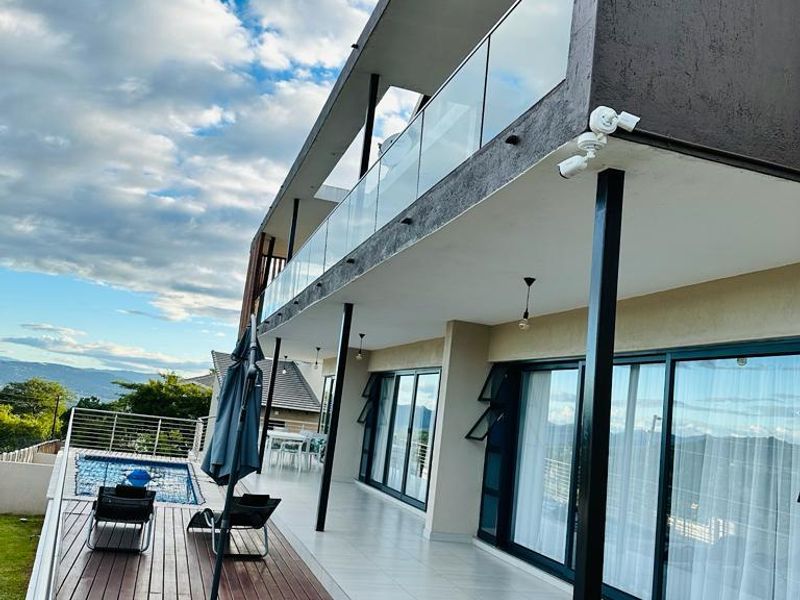 Modern, Move- In Ready Home with Striking Steet Appeal - Photo 9