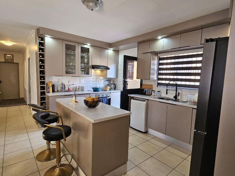 3 beautiful bedroom house in the heart of amandasig - Photo 6