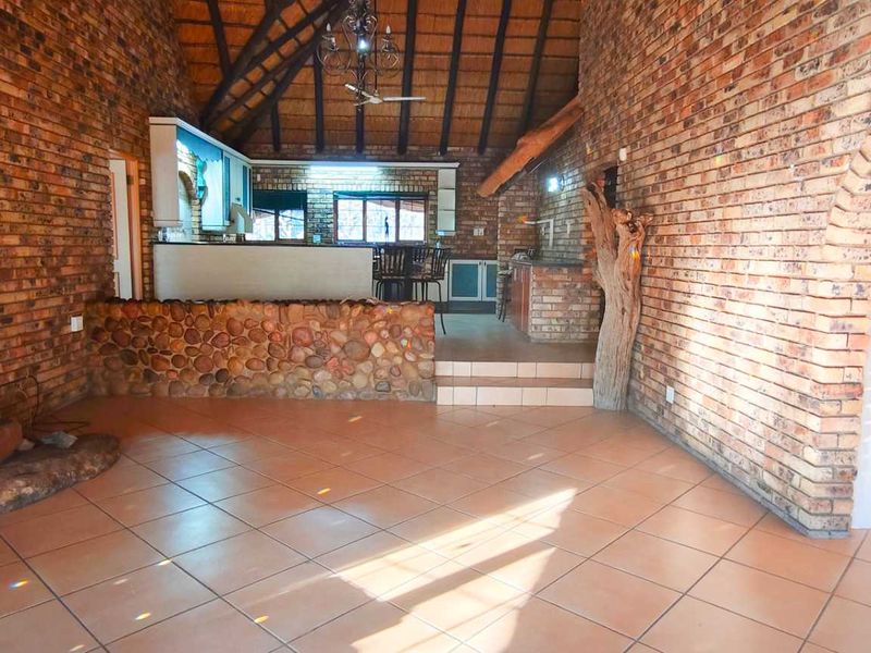 Two Homes, Wild Garden & Entertainment Area—Perfect Investment - Photo 9