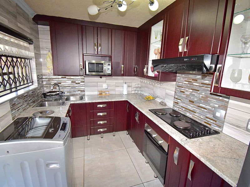 Perfect Starter Home - Photo 9