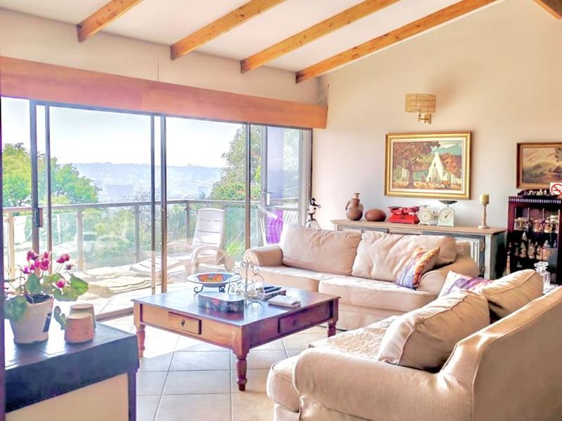 Executive Modern Apartment with Panoramic Views - Groenkloof - Ideal for Single Professional or Embassy - Photo 4