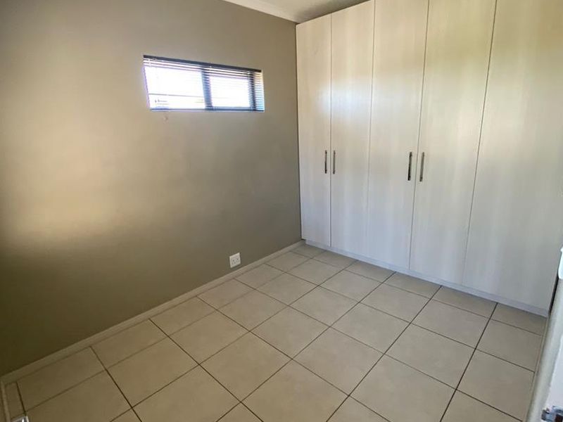 2 Beds unfurnished apartment with parking & balcony, close to Riverlands - Photo 5