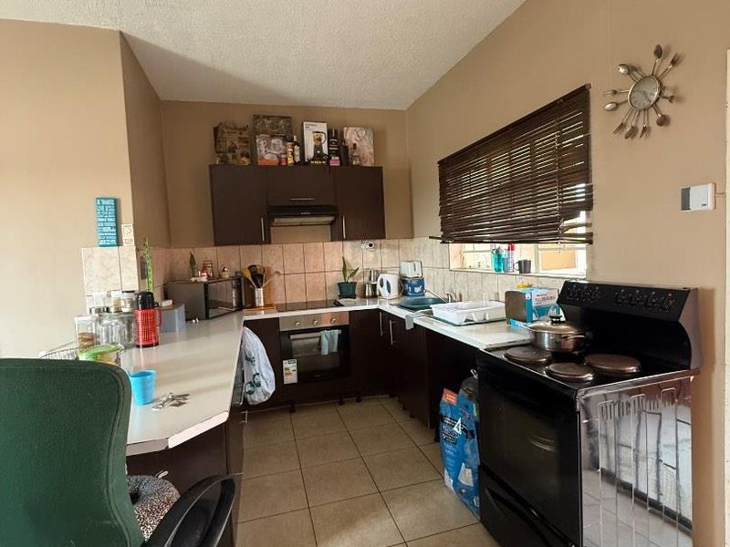 SOLD ! ROCKYCREST | APARTMENT - Photo 2