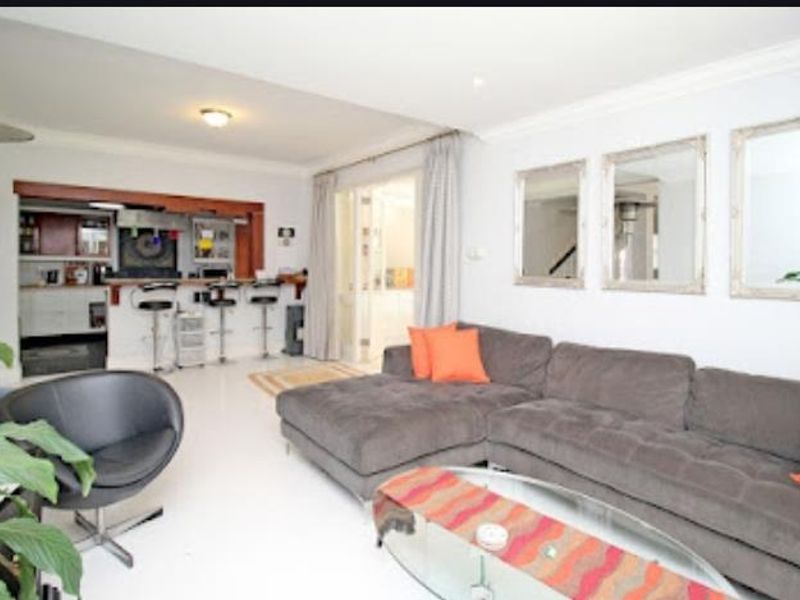 Spacious renovated family home - Photo 8