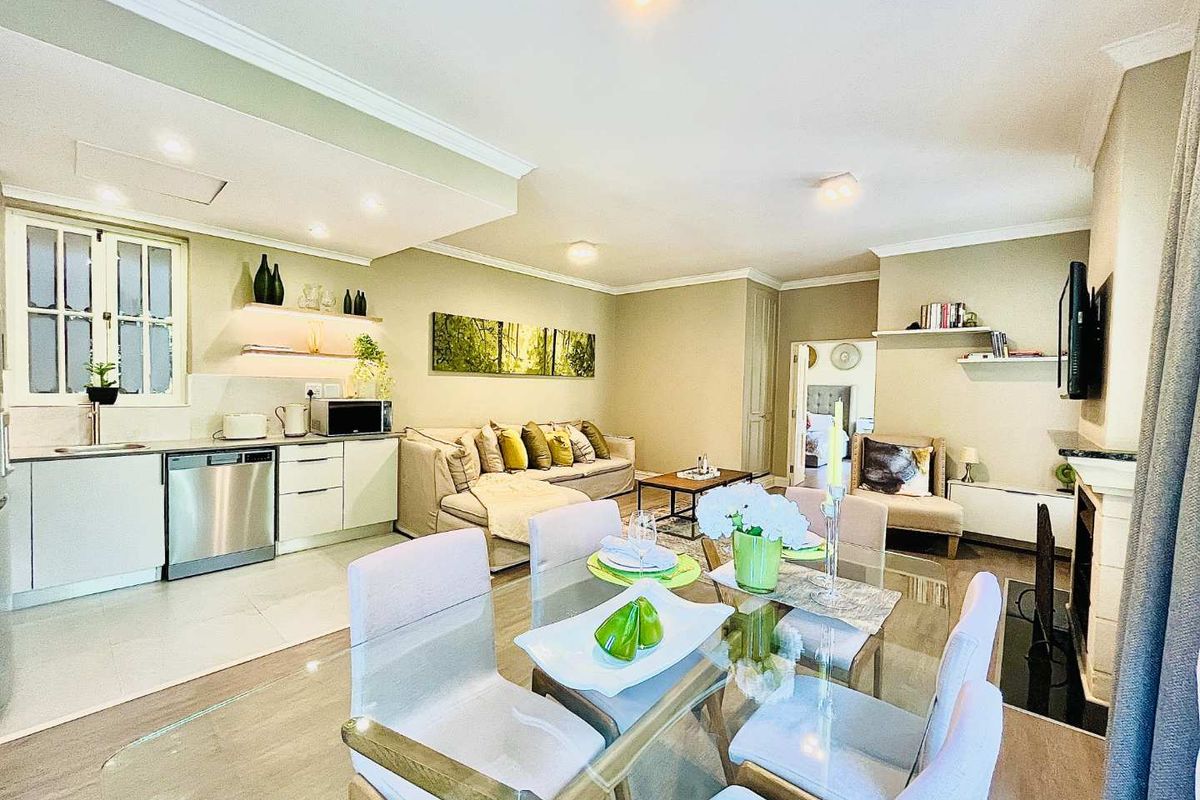Furnished Executive Apartment Minutes from Sandton Business Hub - Photo 2