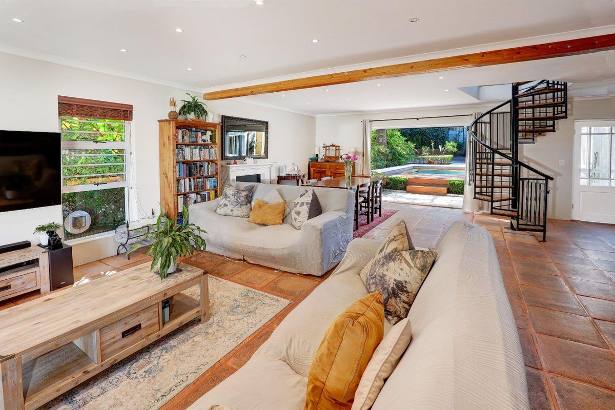 Quaint Characterful Home in Sought-After Street! - Photo 5