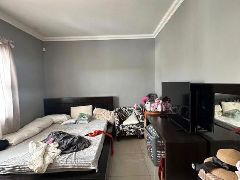 2 Bedroom Flat for Sale - Photo 3