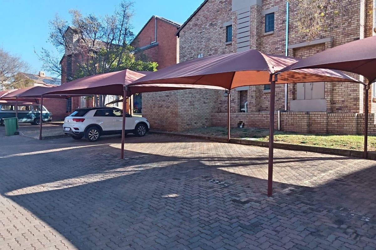 2 Bedroom Apartment/Flat For Sale in Karenpark - Photo 2