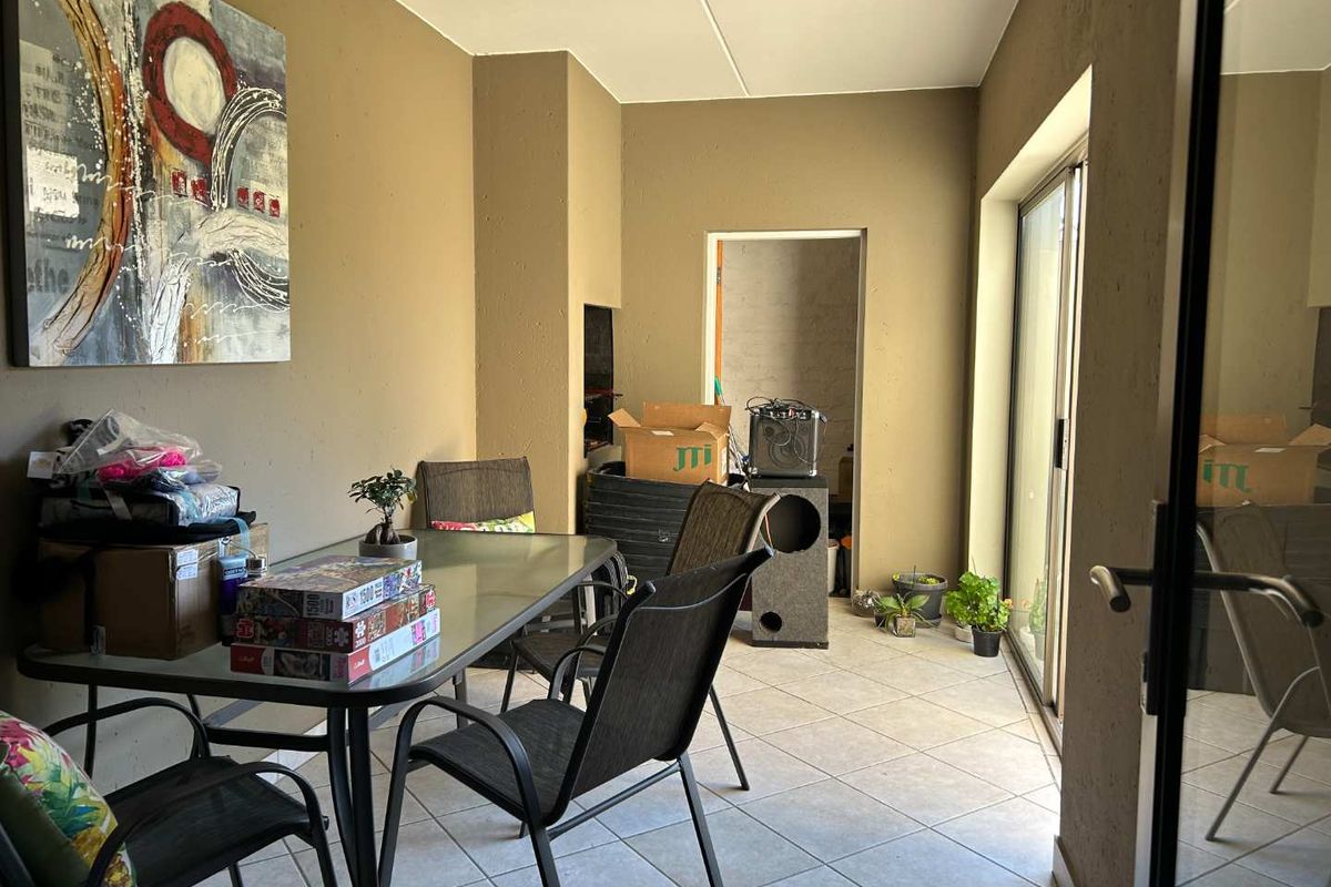 **Charming Ground Floor Unit Available June 1, 2026** - Photo 3