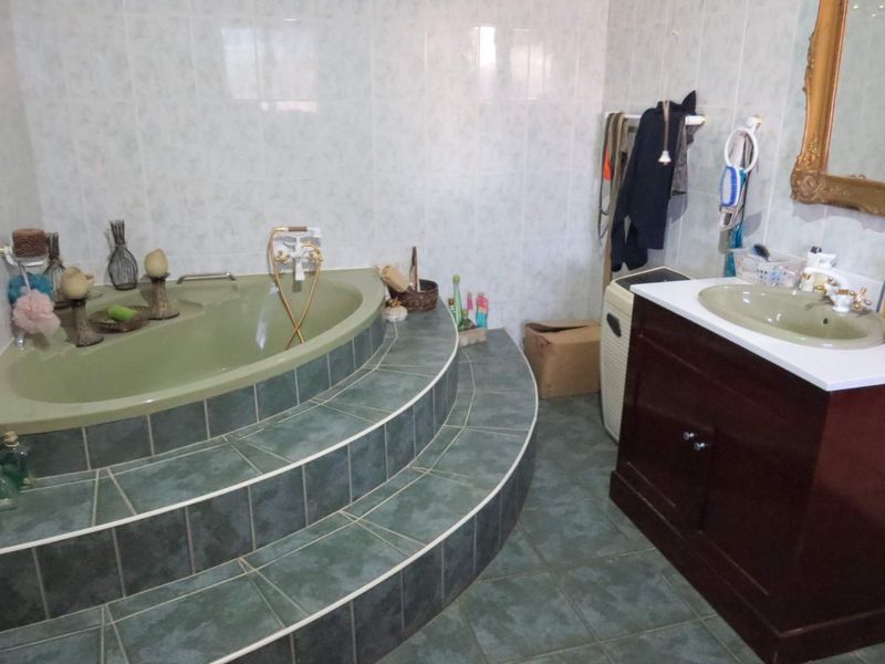 **Family Residence in Central Okahandja** - Photo 9
