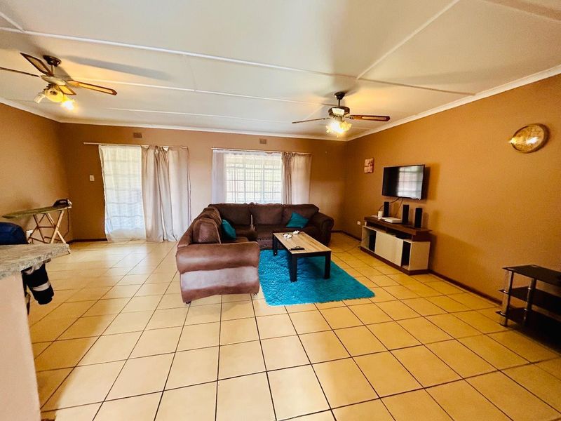 3 bedroom Townhouse for sale in Vryheid - Photo 2