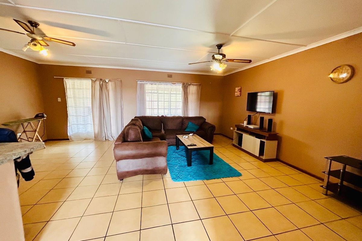 3 bedroom Townhouse for sale in Vryheid - Photo 2