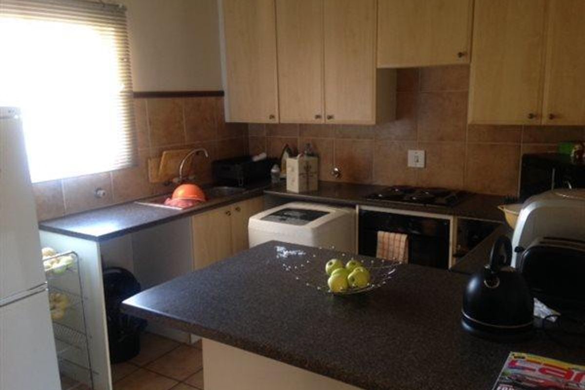2 Bedroom top unit in Faerie Glen - Photo 5