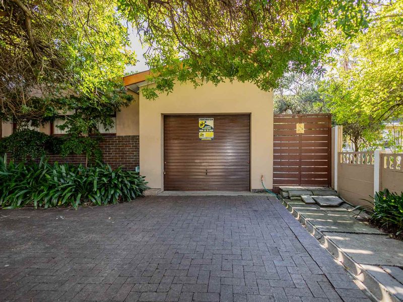 Much loved family home in the sought after area of Oostersee - Photo 2