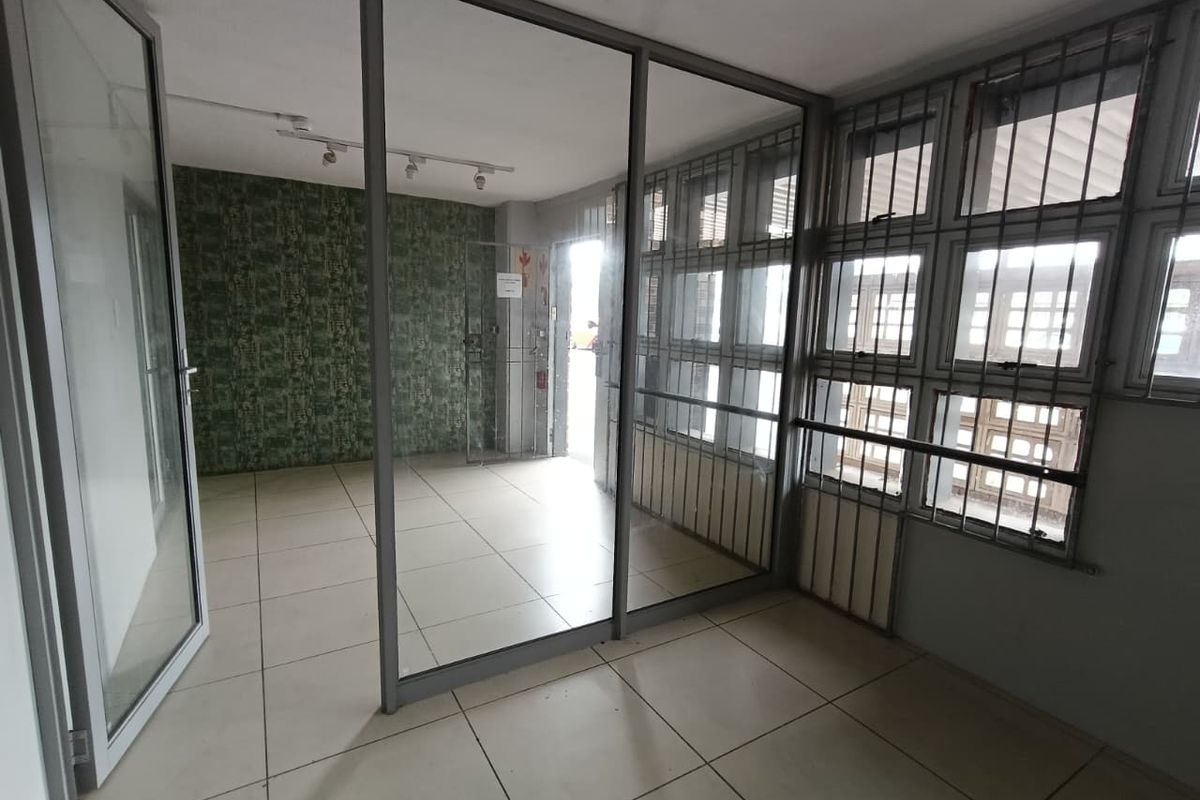 Secure Park | 6m Height | Immediate Occupation - Photo 3