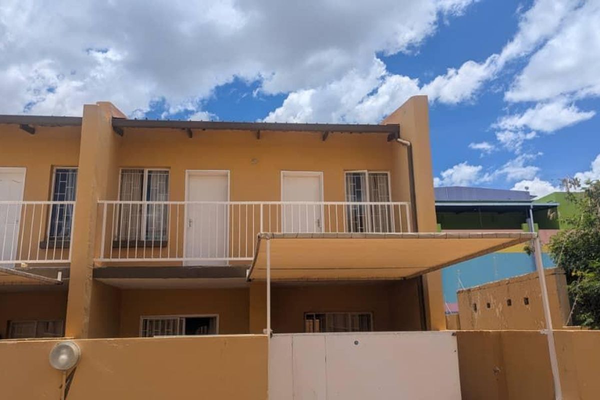 NEAT 2 BEDROOM TOWNHOUSE FOR SALE KHOMASDAL - Photo 2