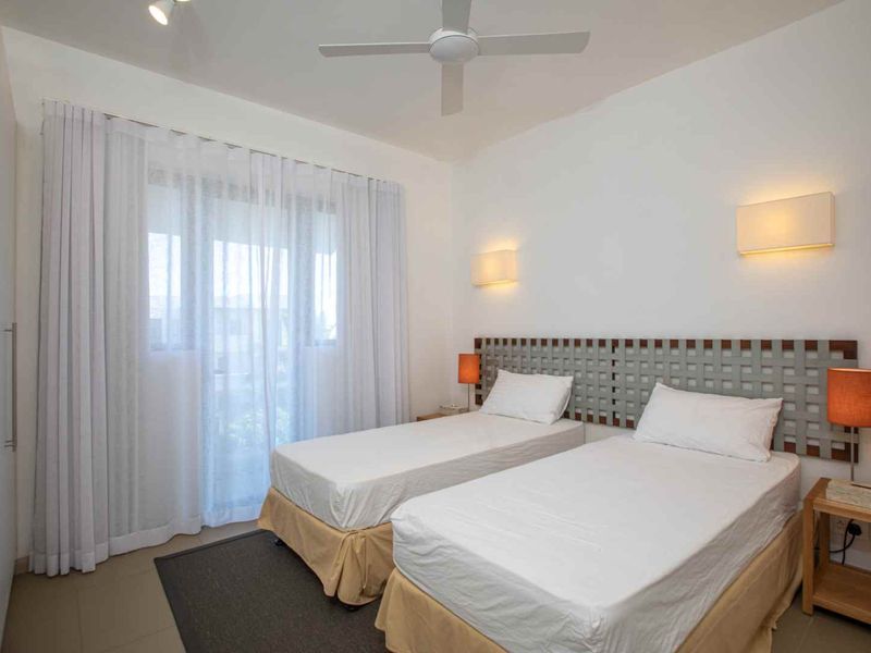 Stunning 3 bedrooms apartment : the perfect balance between golfing serenity and lagoon bliss - Photo 5