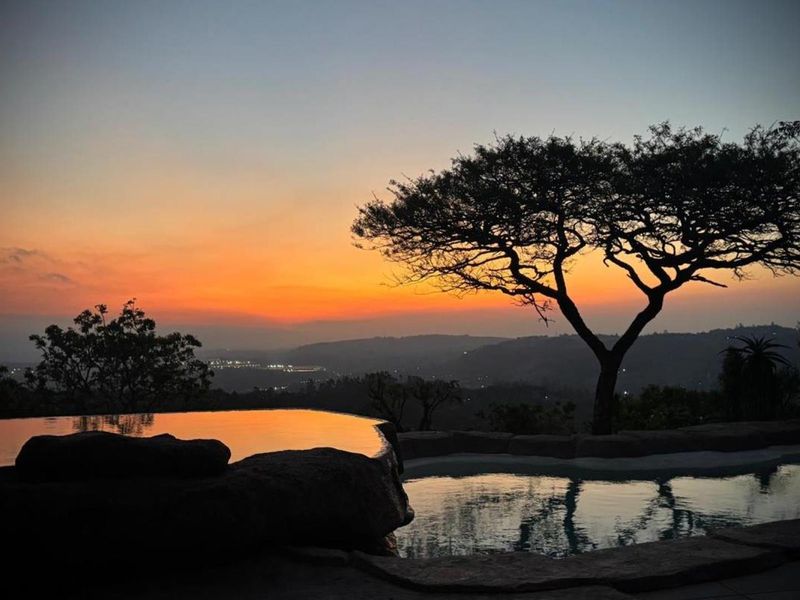 Magnificent 5-Bedroom Thatched Villa in Phezulu Safari Estate - Photo 5