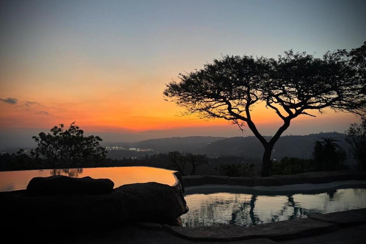 Magnificent 5-Bedroom Thatched Villa in Phezulu Safari Estate - Photo 5