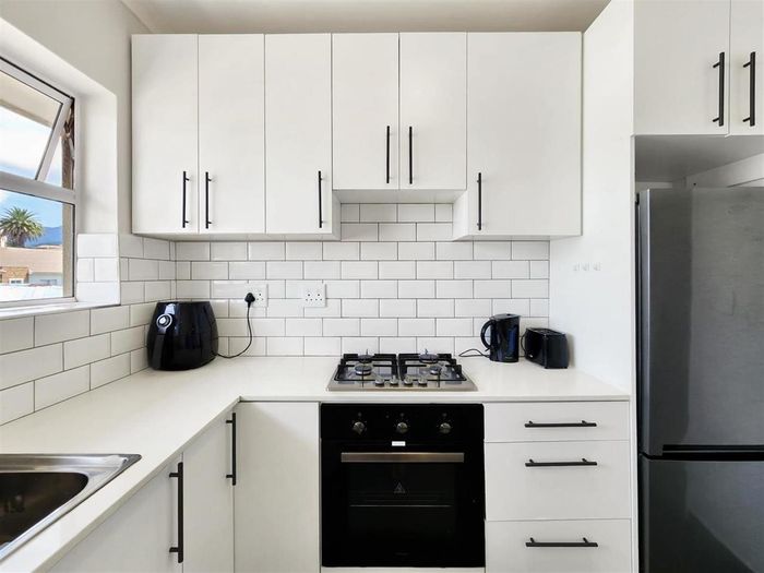 Property #2467310, Apartment For Sale in Rosebank