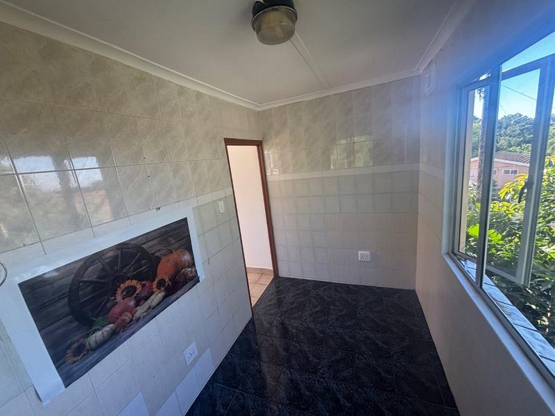 One Bedroom Cottage to Rent in Chatsworth - Photo 4