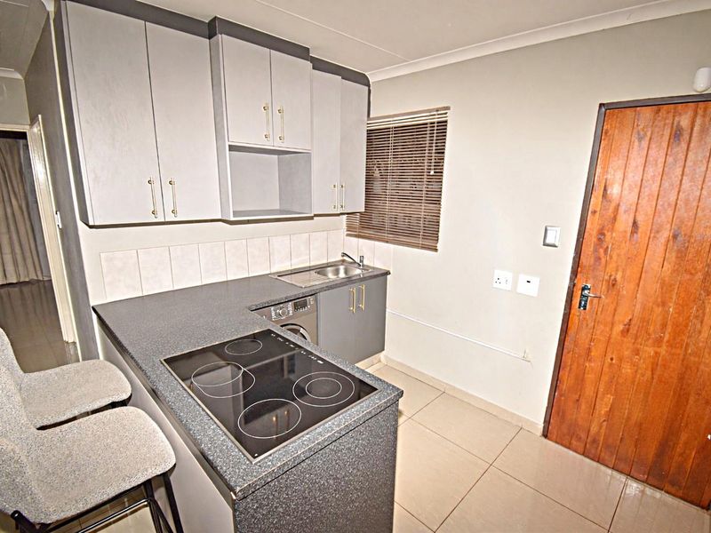 Beautiful Family Home in Dawn City - Photo 9