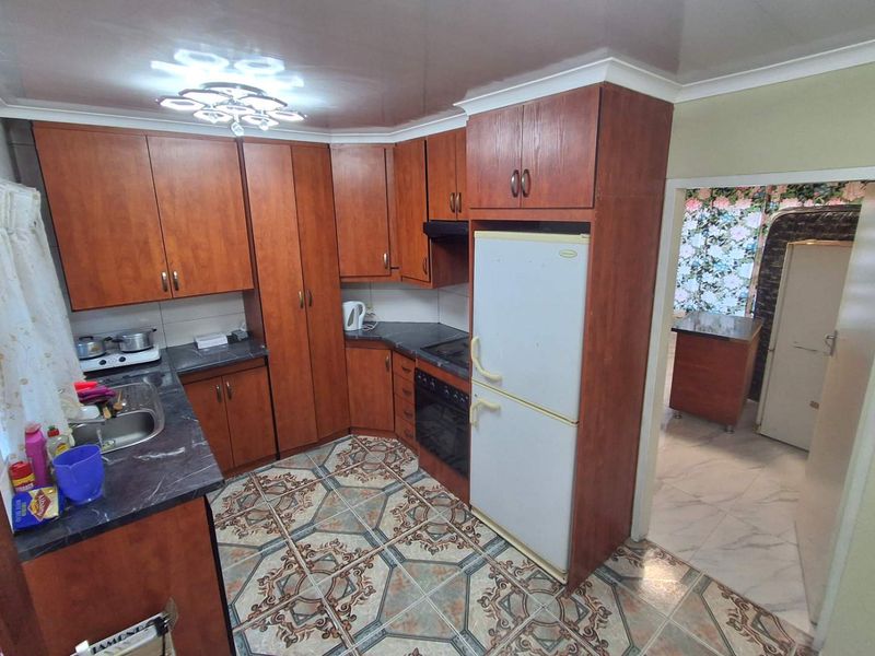 Three bedrooms house for sale in Atteridgeville - Photo 9