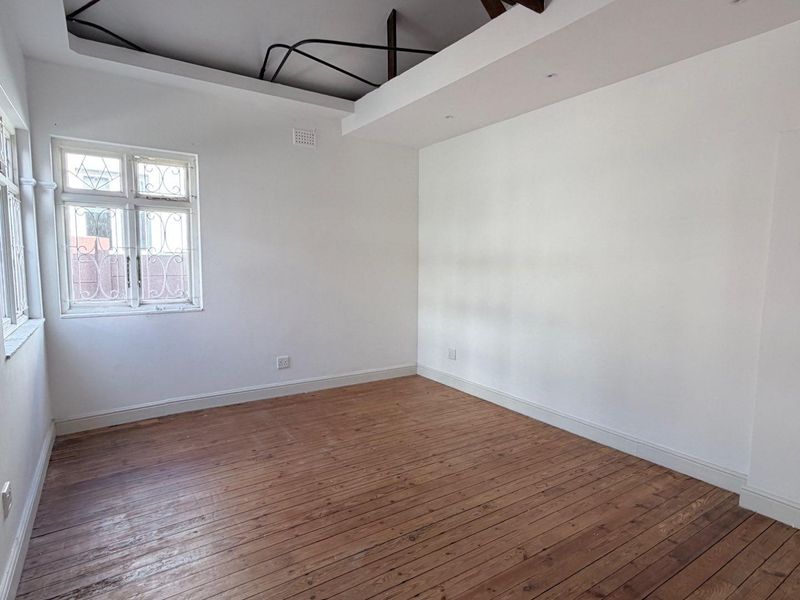 House + Flat - Photo 6