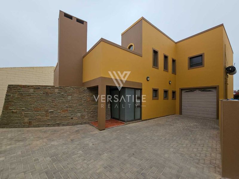 Spacious Multi-Living Home in Hage Heights, Swakopmund - Photo 5