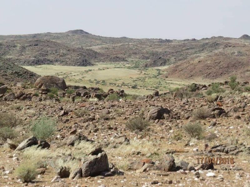 Spacious game farm in the far South of Namibia – perfectly located 266km from Keetmanshoop in the direction of Noordoewer, and only 20km from the main road. - Photo 9