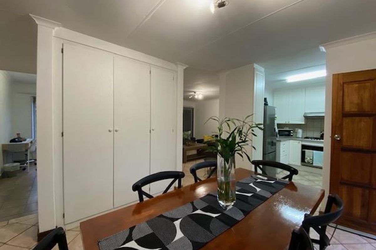 2 Bedroom Townhouse – Standalone Simplex with Exceptional Layout - Photo 5