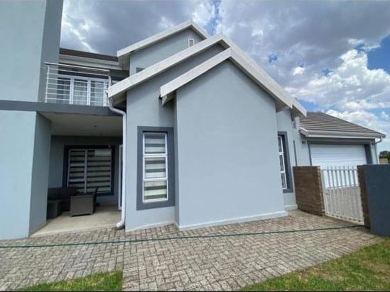 3 Bedroom House For Sale in Riverspray Lifestyle Estate - Photo 2