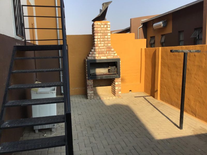 Rocky Crest, Adonai Court - Photo 9