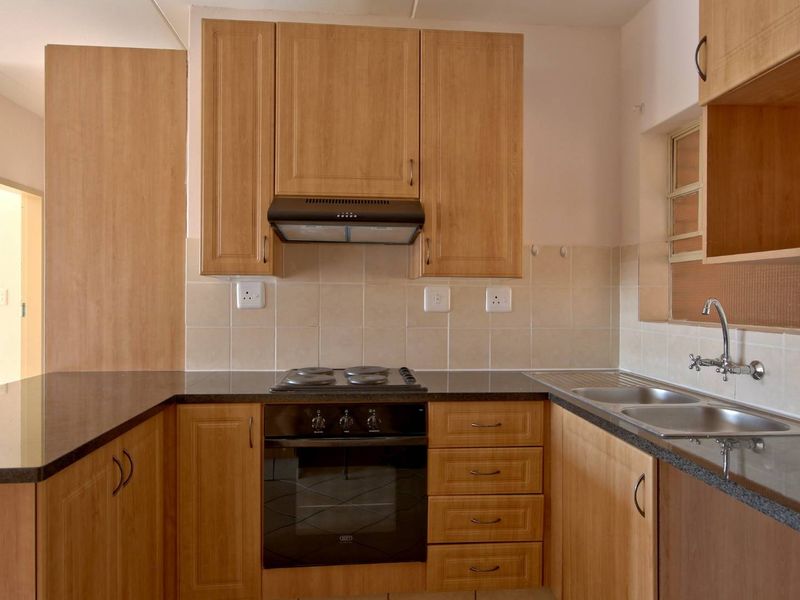 Load Shedding Free Living - The Ideal Lock Up and Go Home! - Photo 3