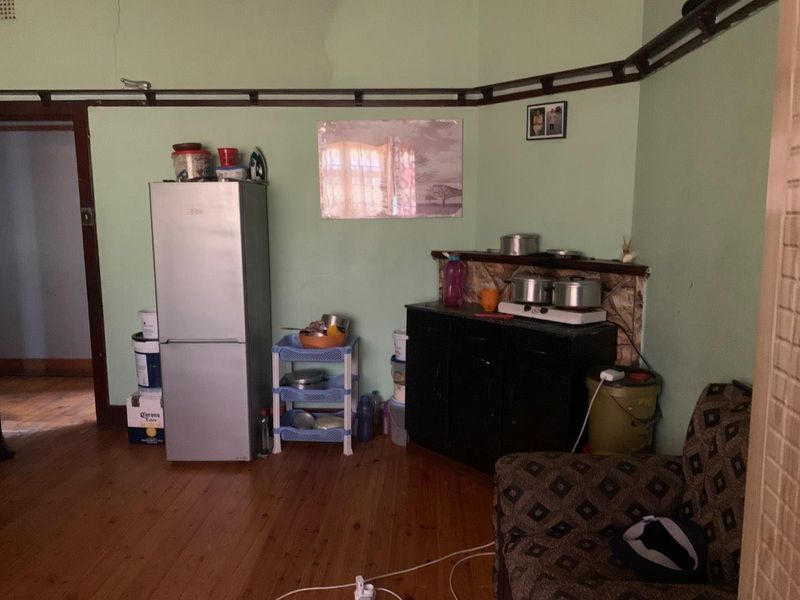 **Charming 3/4 Bedroom Family Home in Prime Location – A Must-See Investment Opportunity - Photo 5