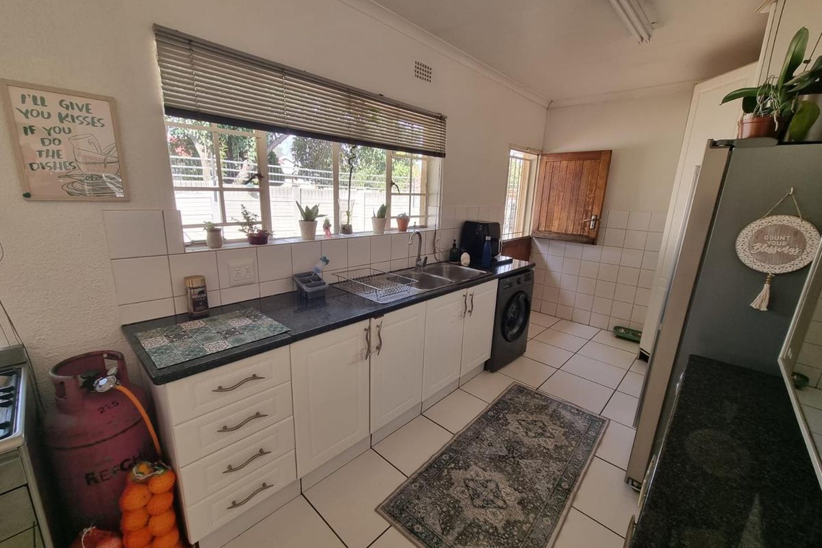 Ideal Family Home: Spacious & Move-In Ready! - Photo 3